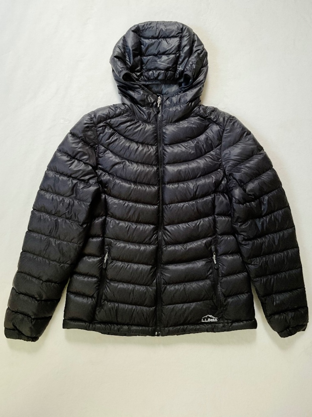 L.L. Bean Women's Ultralight 850 Down Hooded Jacket Black S Small Packable